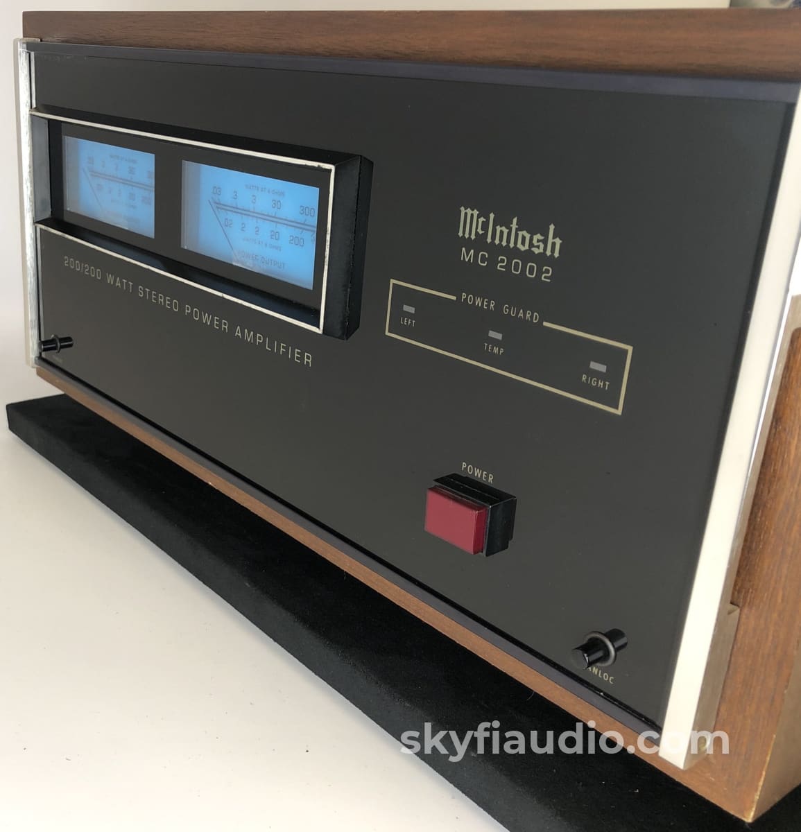 Mcintosh Mc2002 Amplifier With Gorgeous Meters - Rare Wooden Case