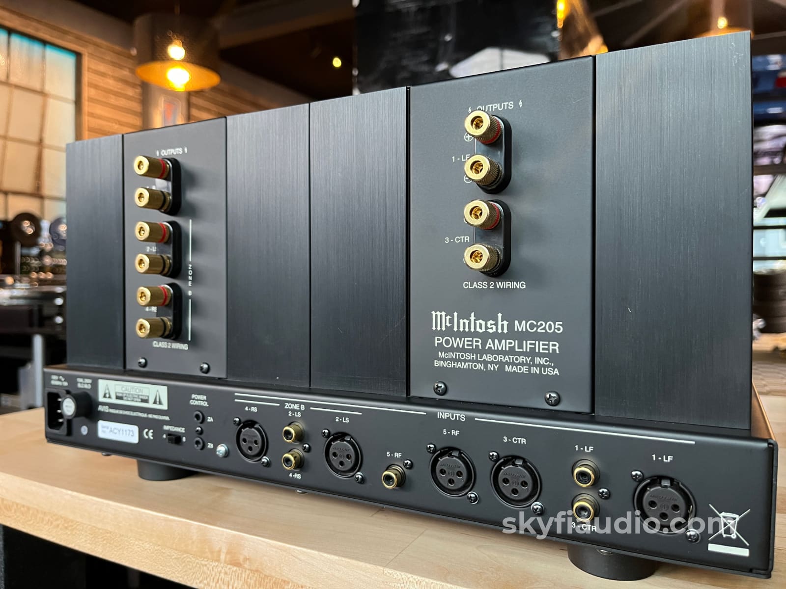 McIntosh MC205 5-Channel Home Theater Amplifier Amplifier