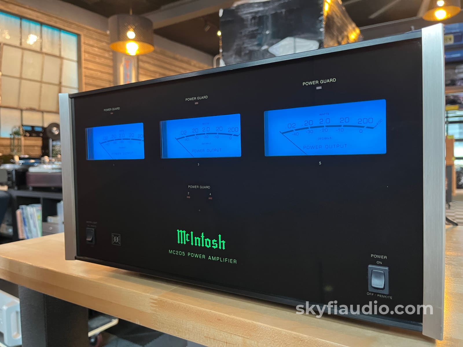 McIntosh MC205 5-Channel Home Theater Amplifier Amplifier