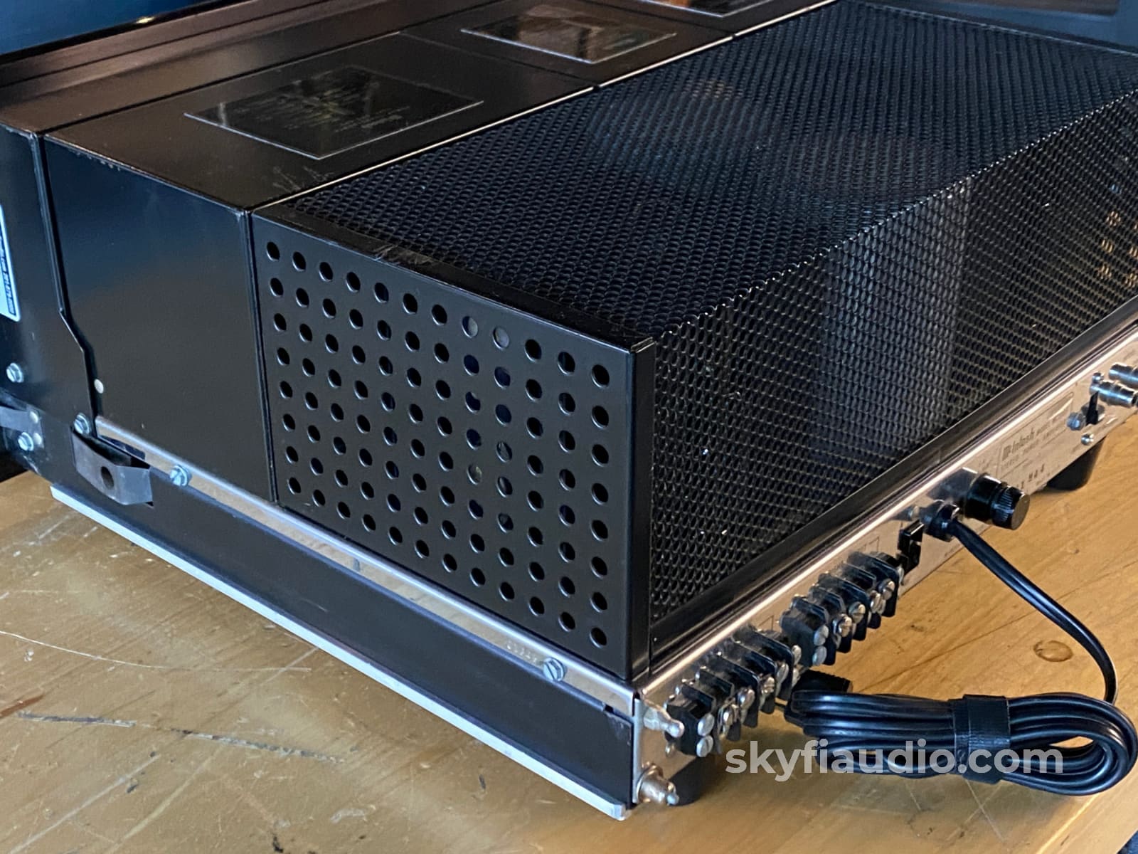 Mcintosh Mc2105 Vintage Amplifier - Serviced With New Glass Amplifier