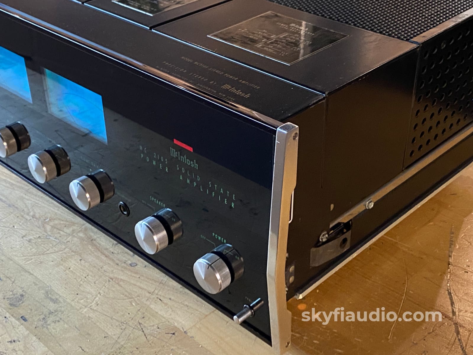 Mcintosh Mc2105 Vintage Amplifier - Serviced With New Glass Amplifier