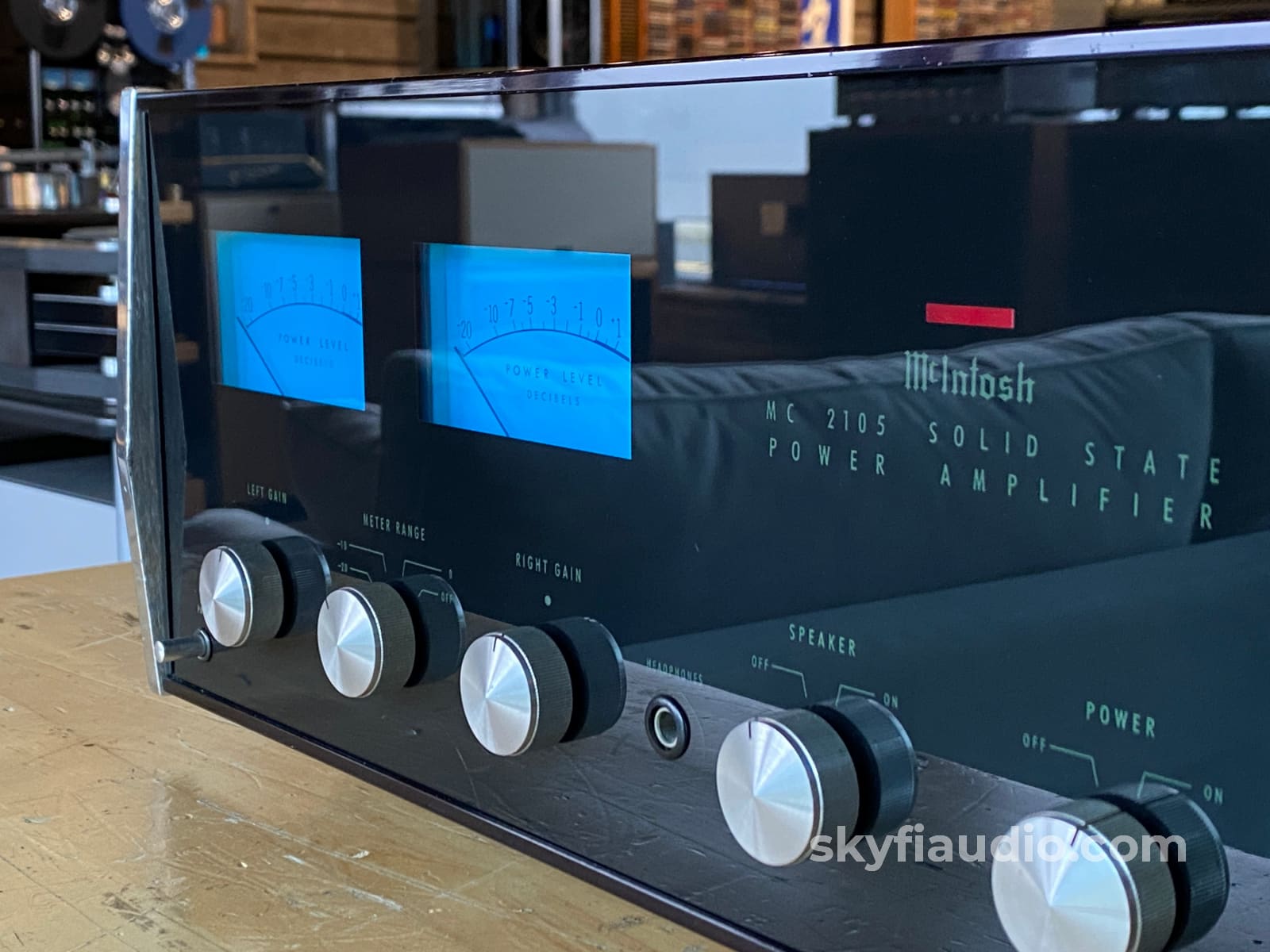 Mcintosh Mc2105 Vintage Amplifier - Serviced With New Glass Amplifier