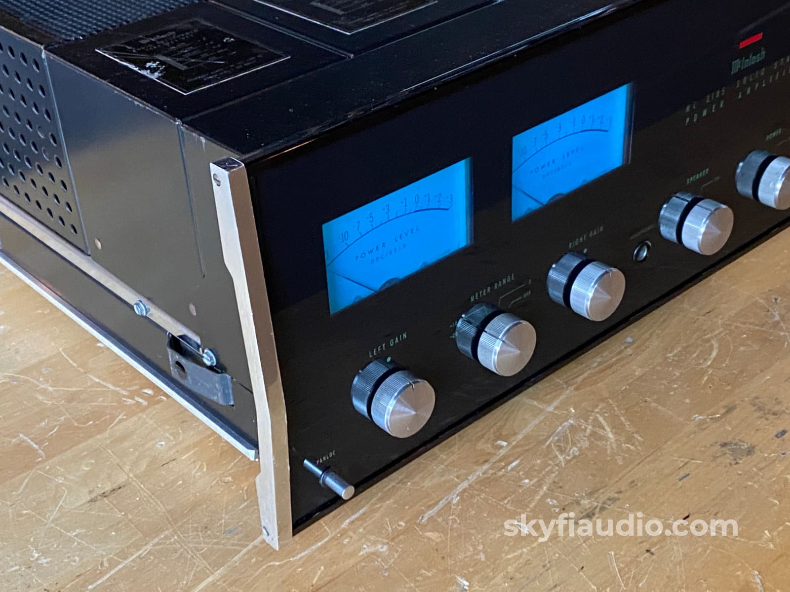 Mcintosh Mc2105 Vintage Amplifier - Serviced With New Glass Amplifier