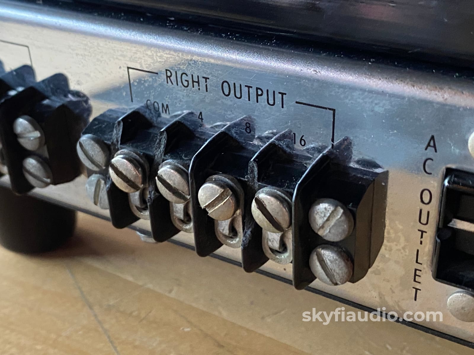 Mcintosh Mc2105 Vintage Amplifier - Serviced With New Glass Amplifier