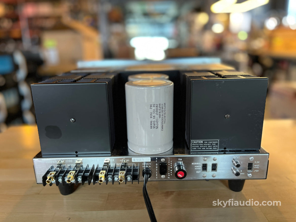 McIntosh MC2200 Vintage Solid State Amplifier - Overhauled/Serviced - Amplifier