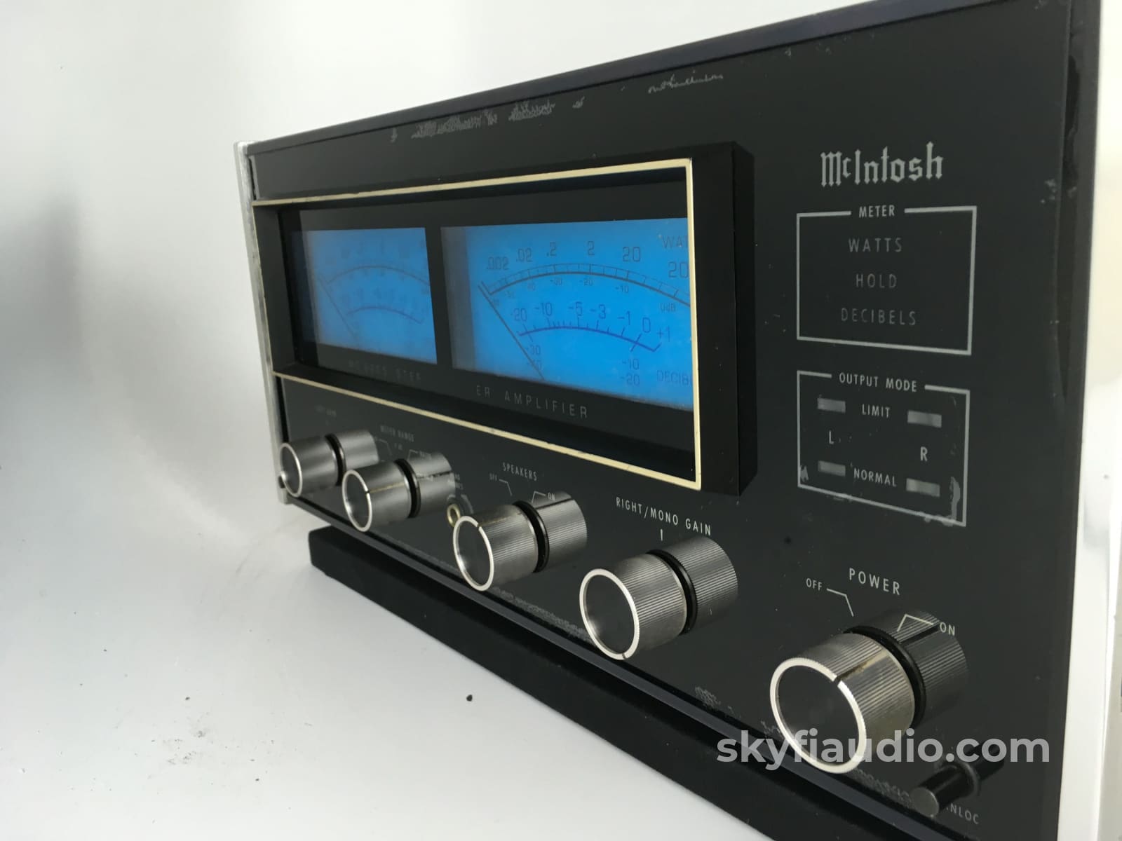 Mcintosh Mc2205 Solid State Amplifier - 200Wpc