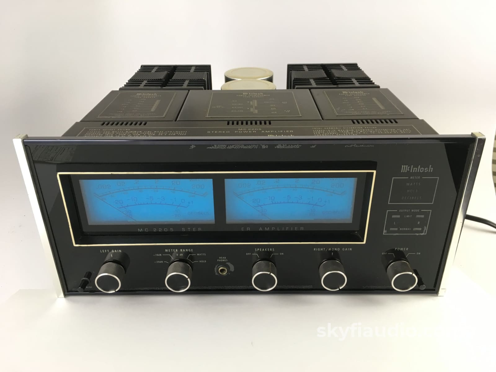 Mcintosh Mc2205 Solid State Amplifier - 200Wpc