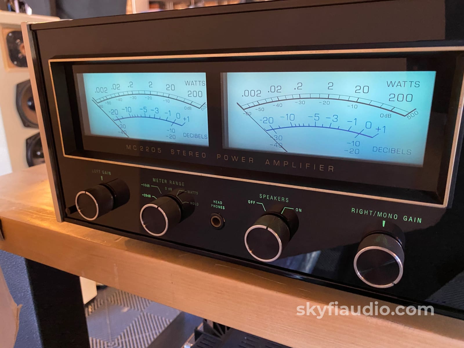 Mcintosh Mc2205 Solid State Amplifier - 200Wpc New Glass!
