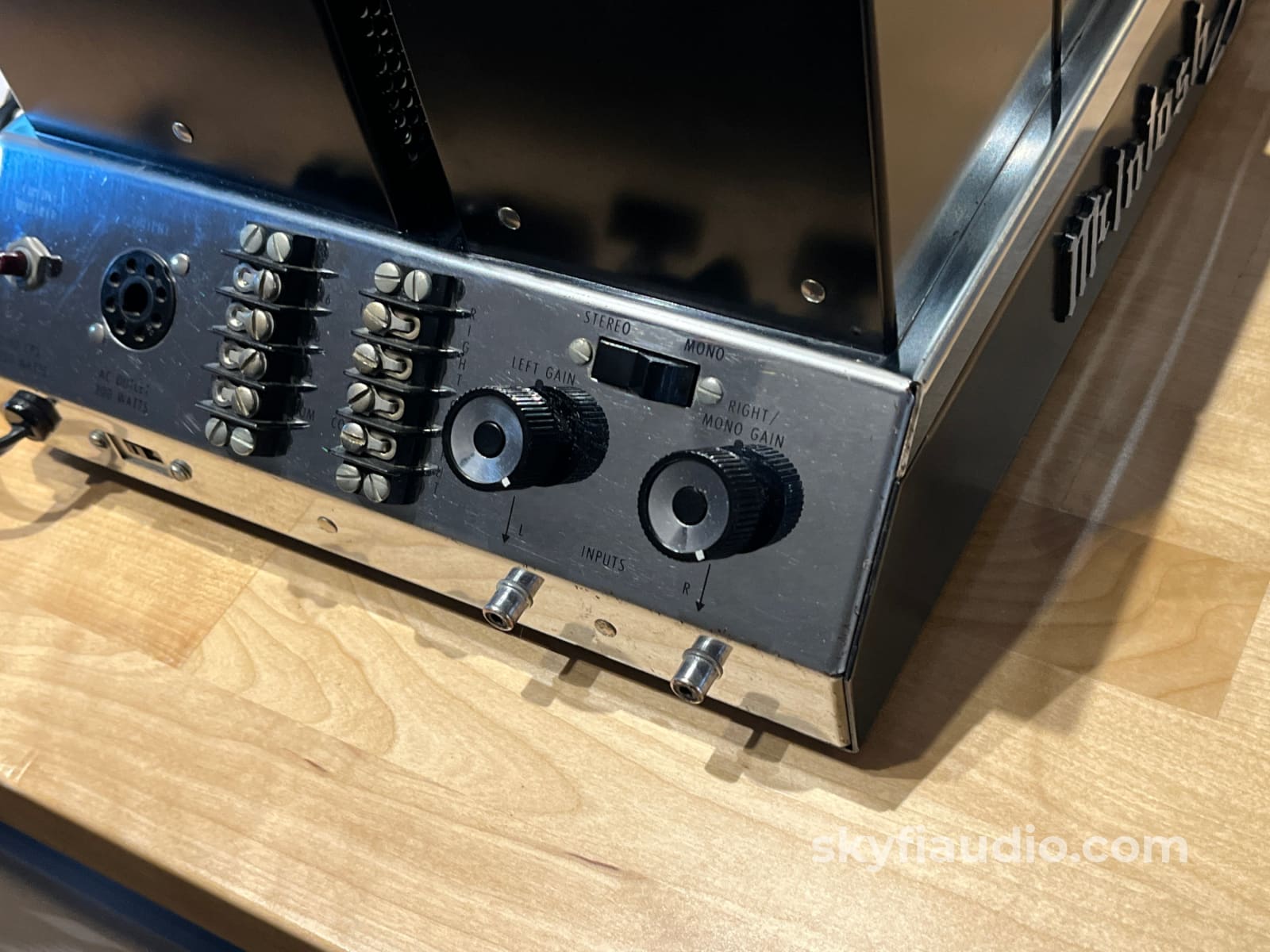 McIntosh MC250 Solid State Amplifier - Serviced - 120V/240V Switchable - Amplifier