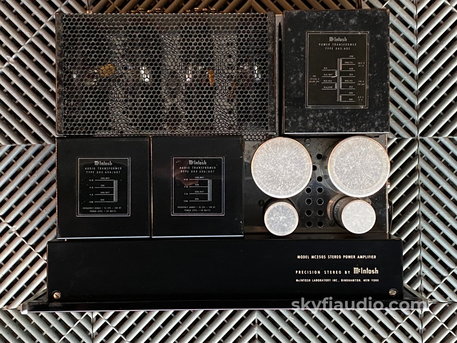 Mcintosh Mc2205 Solid Stage Vintage Amplifier - Serviced