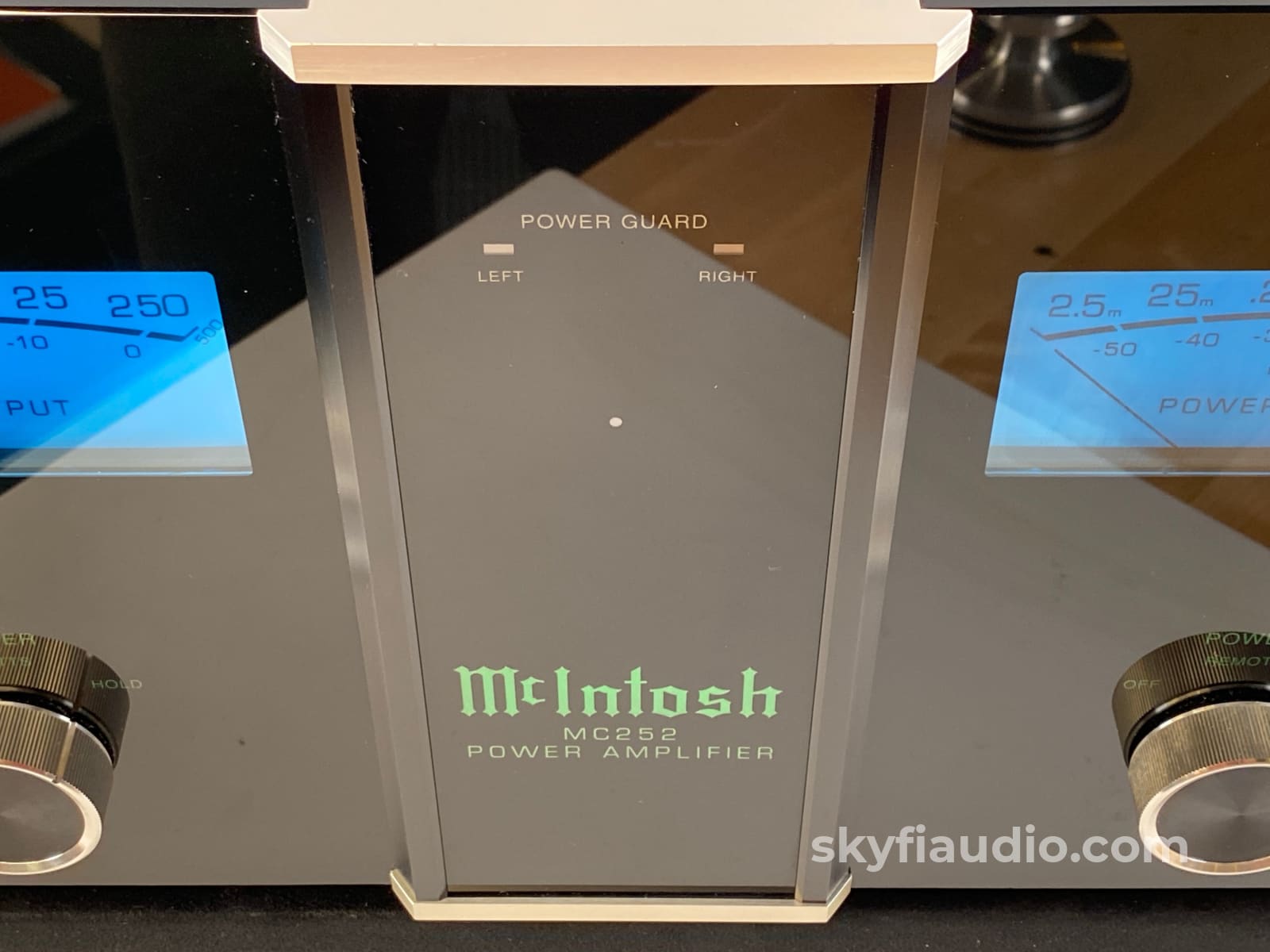 Mcintosh Mc252 Solid State Amplifier With 250Wpc