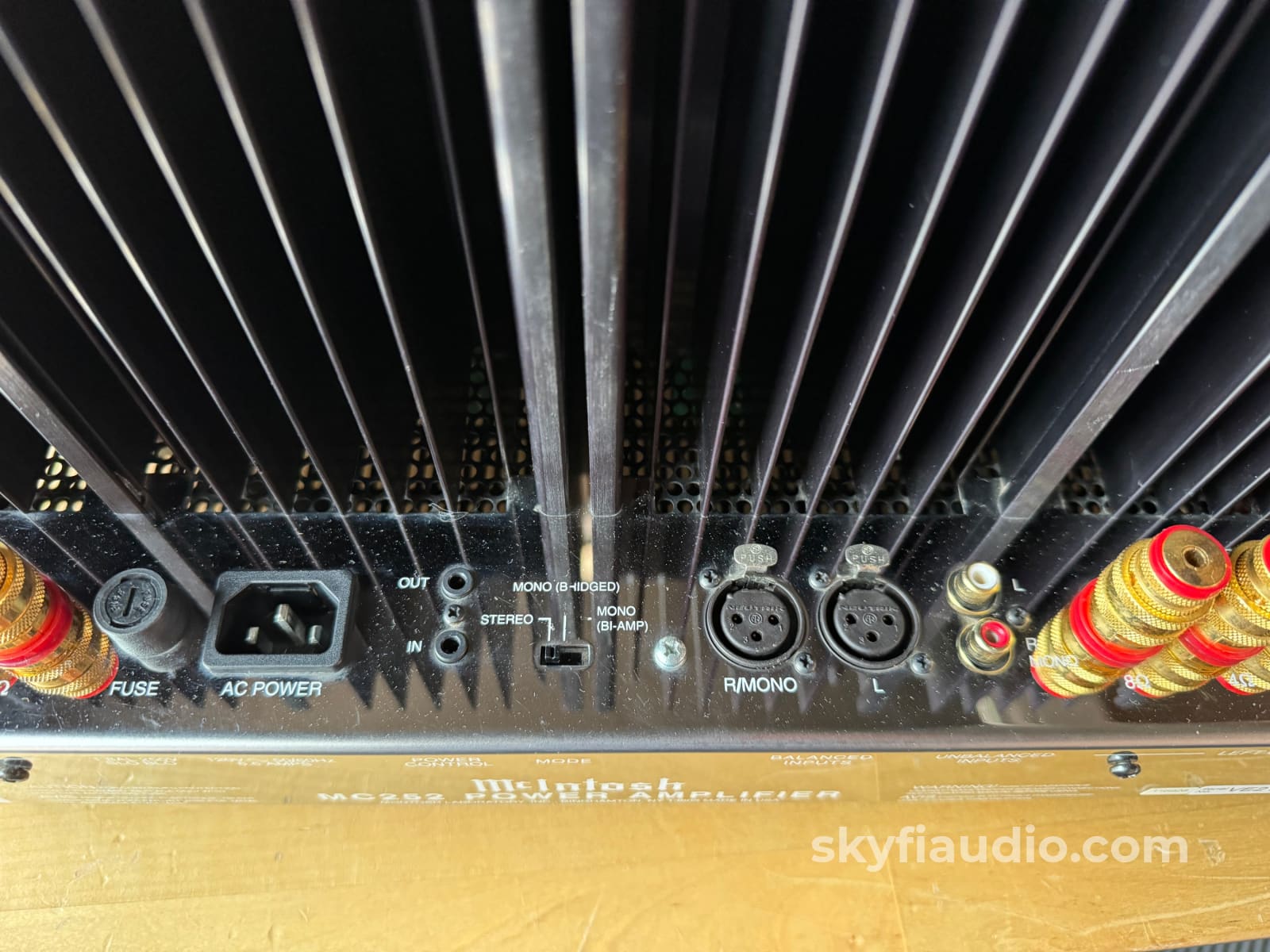 Mcintosh Mc252 Solid State Amplifier With 250Wpc