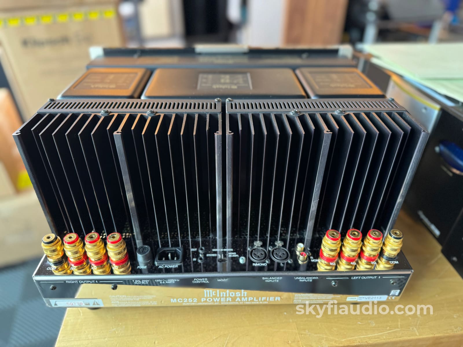 Mcintosh Mc252 Solid State Amplifier With 250Wpc