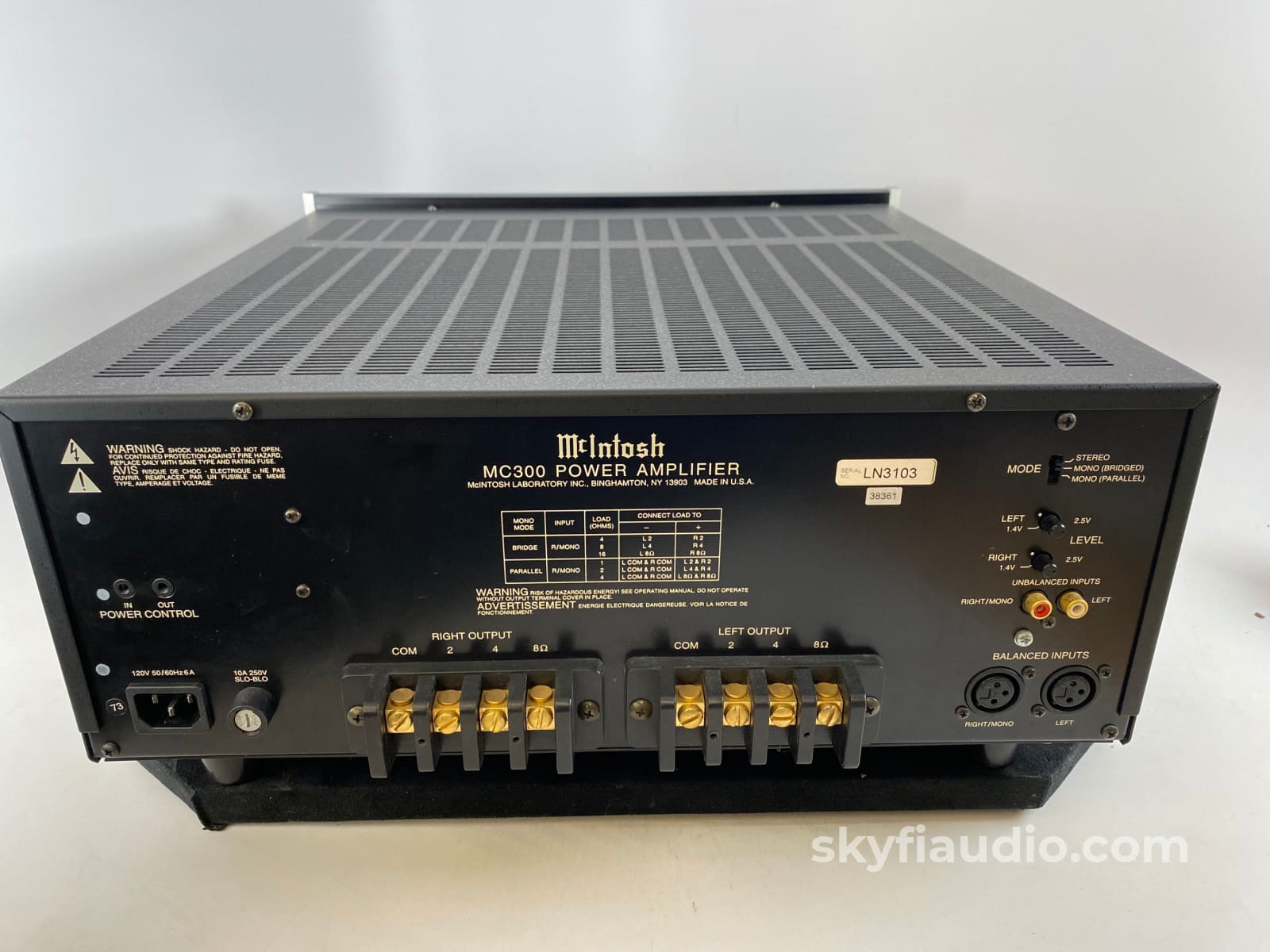 Mcintosh Mc300 Solid State Stereo Amplifier - 300W!
