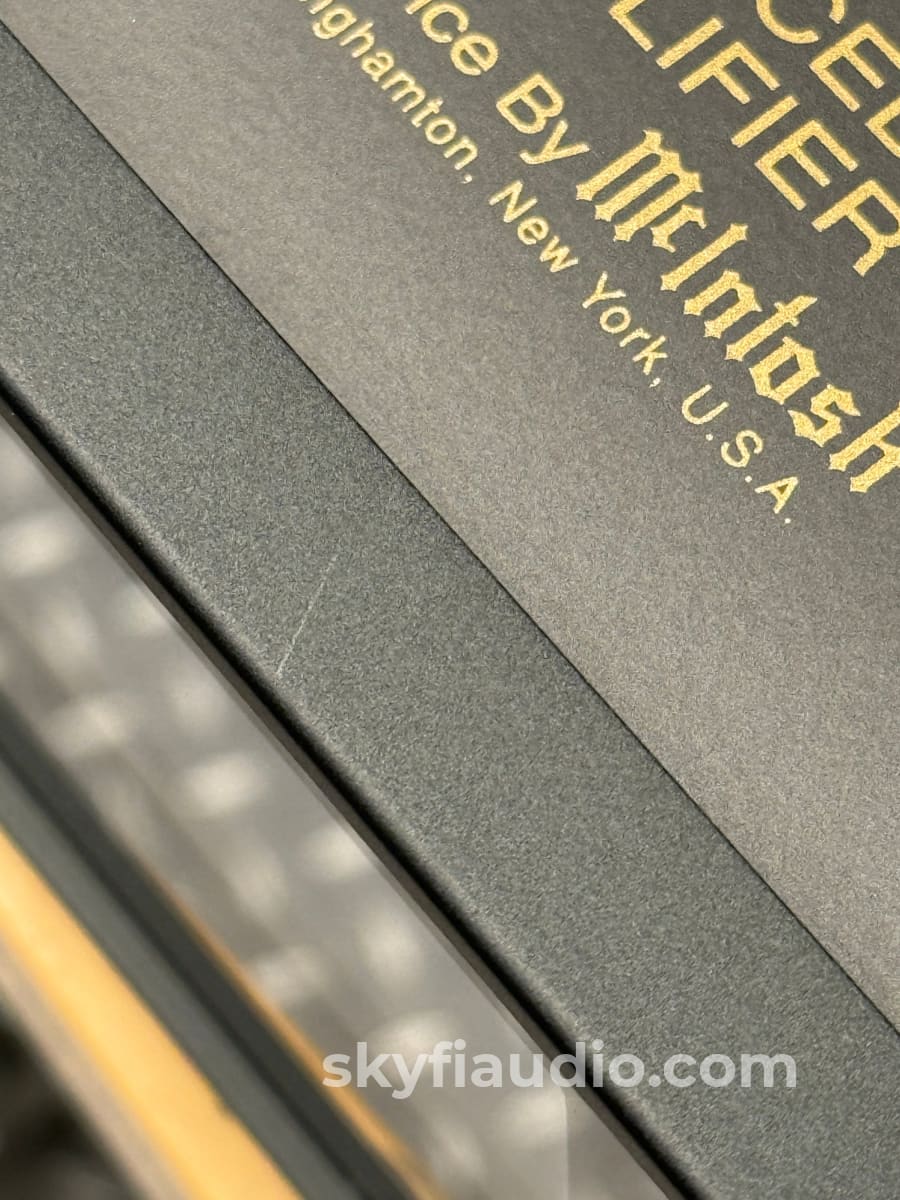 McIntosh MC301 Monoblock Amplifier Pair - Quadbalanced Amplifier