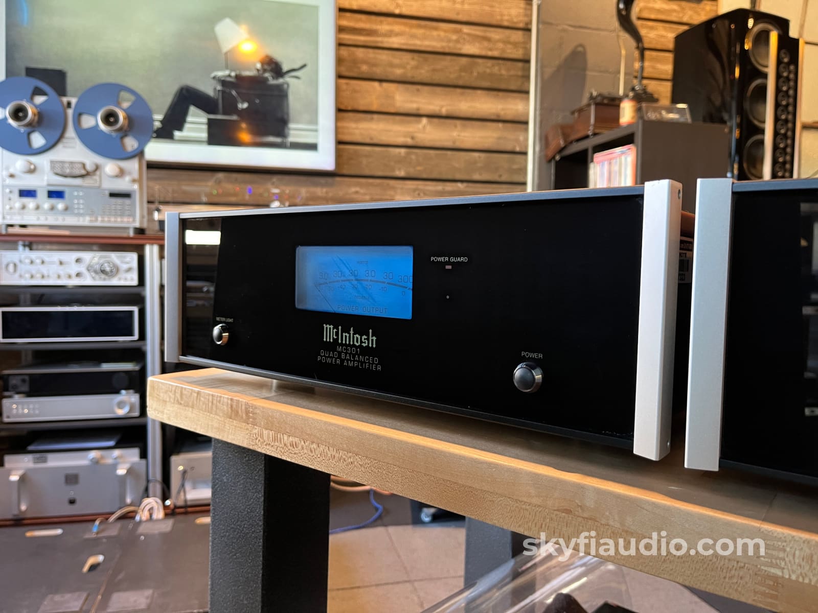 McIntosh MC301 Monoblock Amplifier Pair - Quadbalanced Amplifier