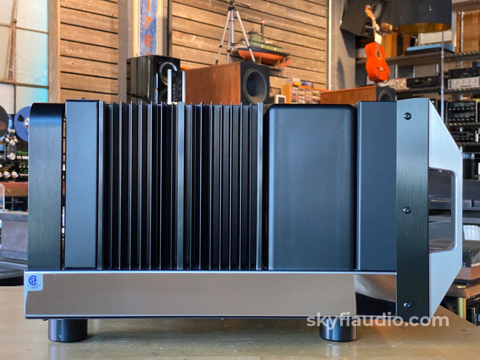 Mcintosh Mc303 3-Channel Solid State Amplifier Pre-Owned