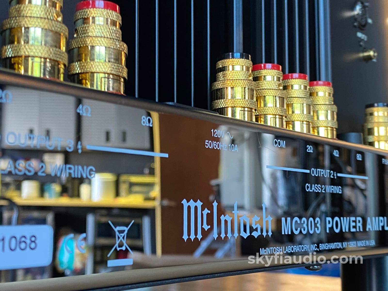 Mcintosh Mc303 3-Channel Solid State Amplifier Pre-Owned