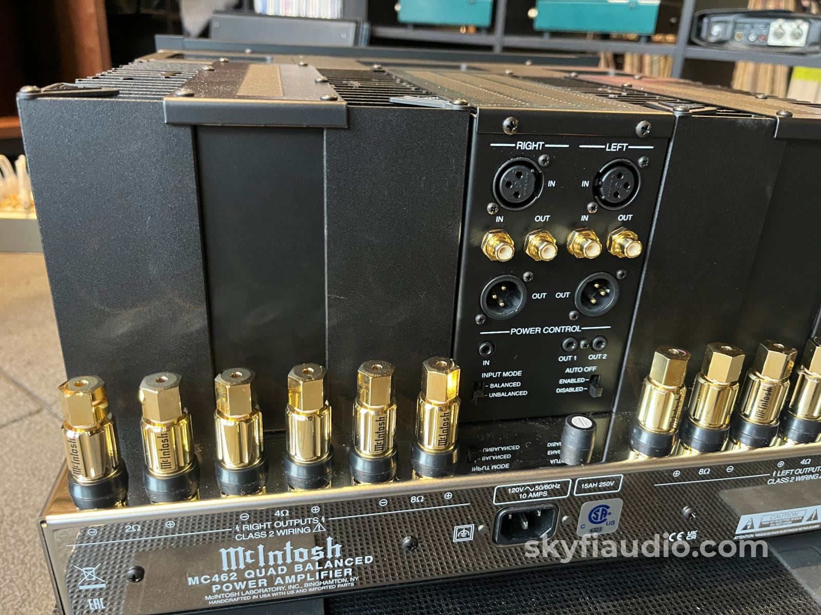 McIntosh MC462 Solid State Amplifier - Quad Balanced - Pre-Loved Amplifier