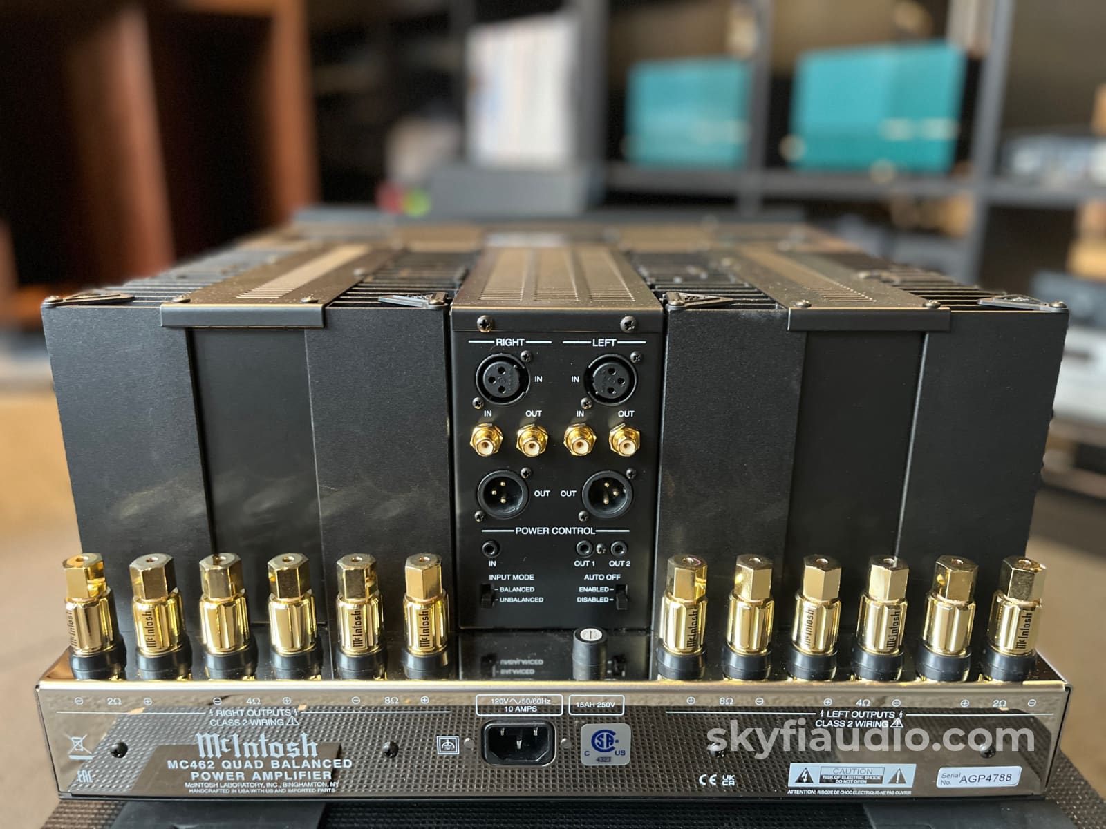 McIntosh MC462 Solid State Amplifier - Quad Balanced - Pre-Loved Amplifier