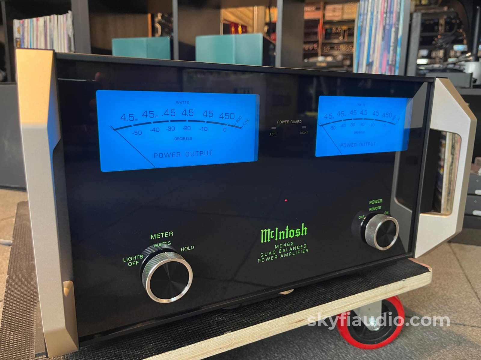 McIntosh MC462 Solid State Amplifier - Quad Balanced - Pre-Loved Amplifier