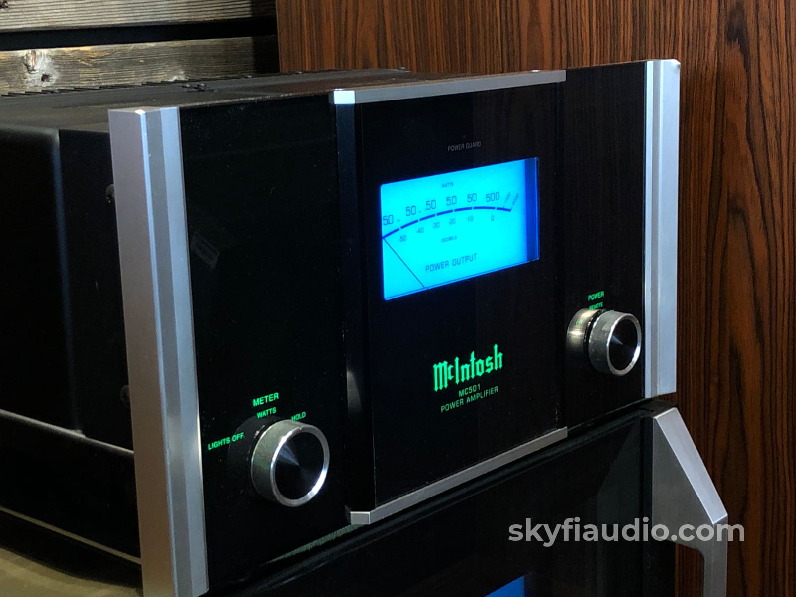 Mcintosh Mc501 Monoblock Amplifiers - 500W Selectable 120V Or World Voltage 220/240V Amplifier
