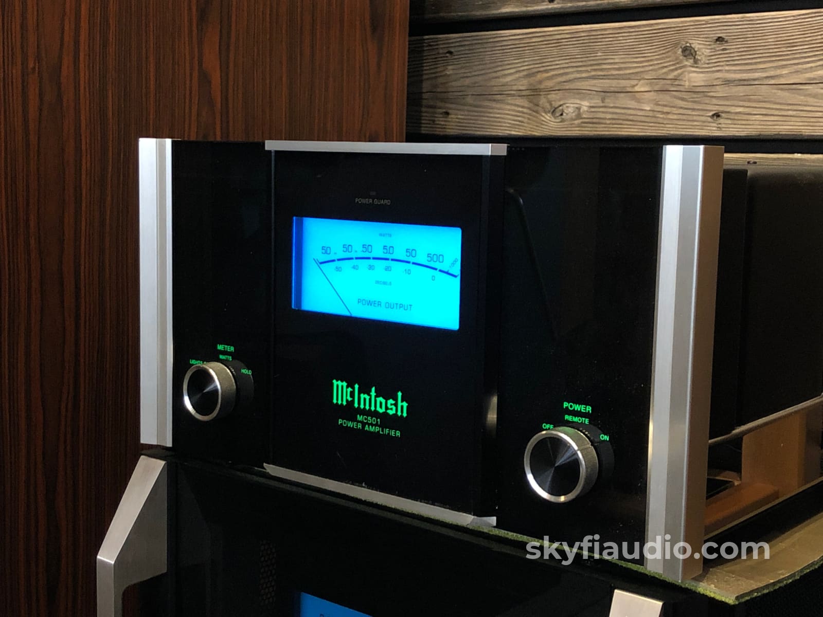 Mcintosh Mc501 Monoblock Amplifiers - 500W Selectable 120V Or World Voltage 220/240V Amplifier