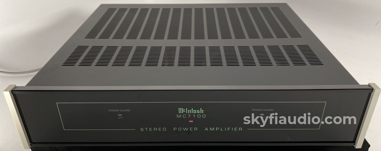 Mcintosh Mc7100 - Compact Yet Powerful Stereo Amplifier