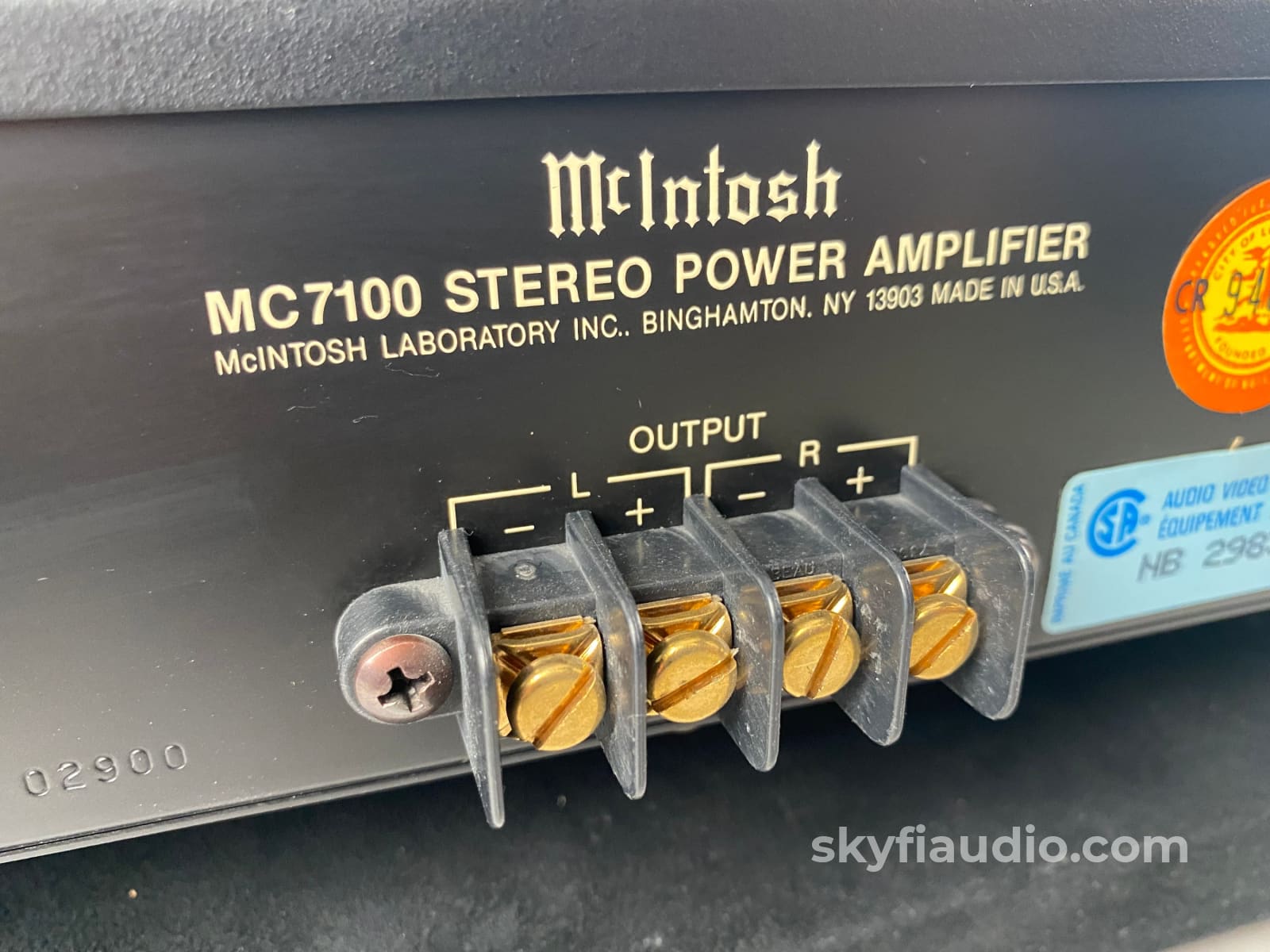 Mcintosh Mc7100 - Compact Yet Powerful Stereo Amplifier