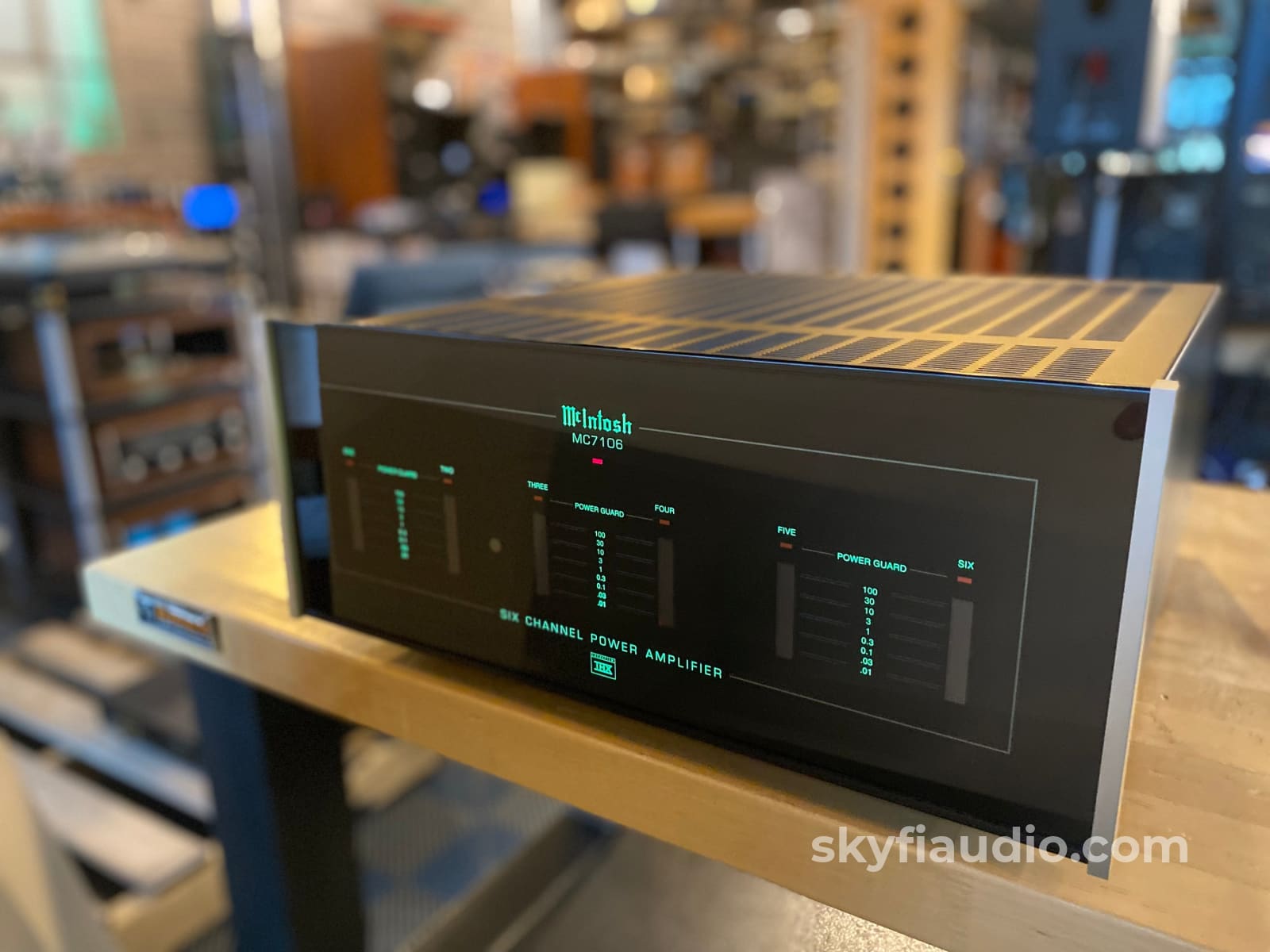 Mcintosh Mc7106 6 Channel Solid State Amp Amplifier