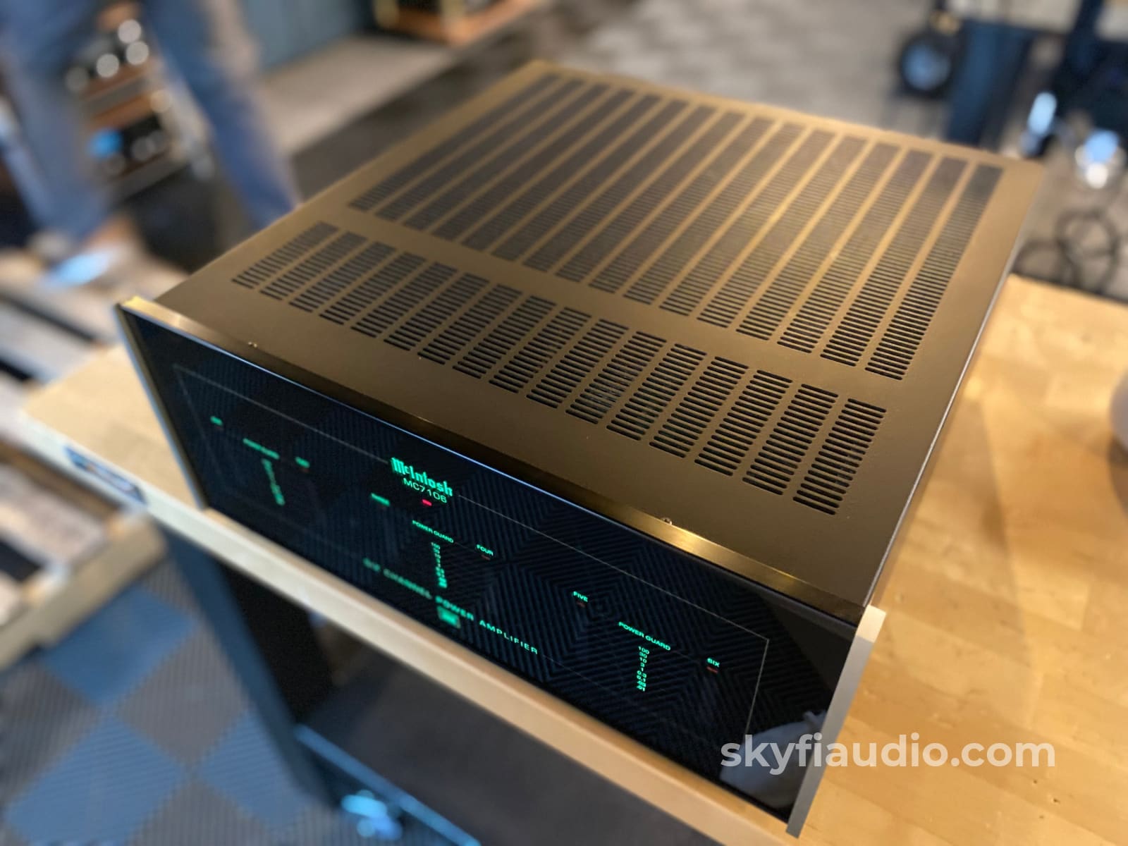 Mcintosh Mc7106 6 Channel Solid State Amp Amplifier