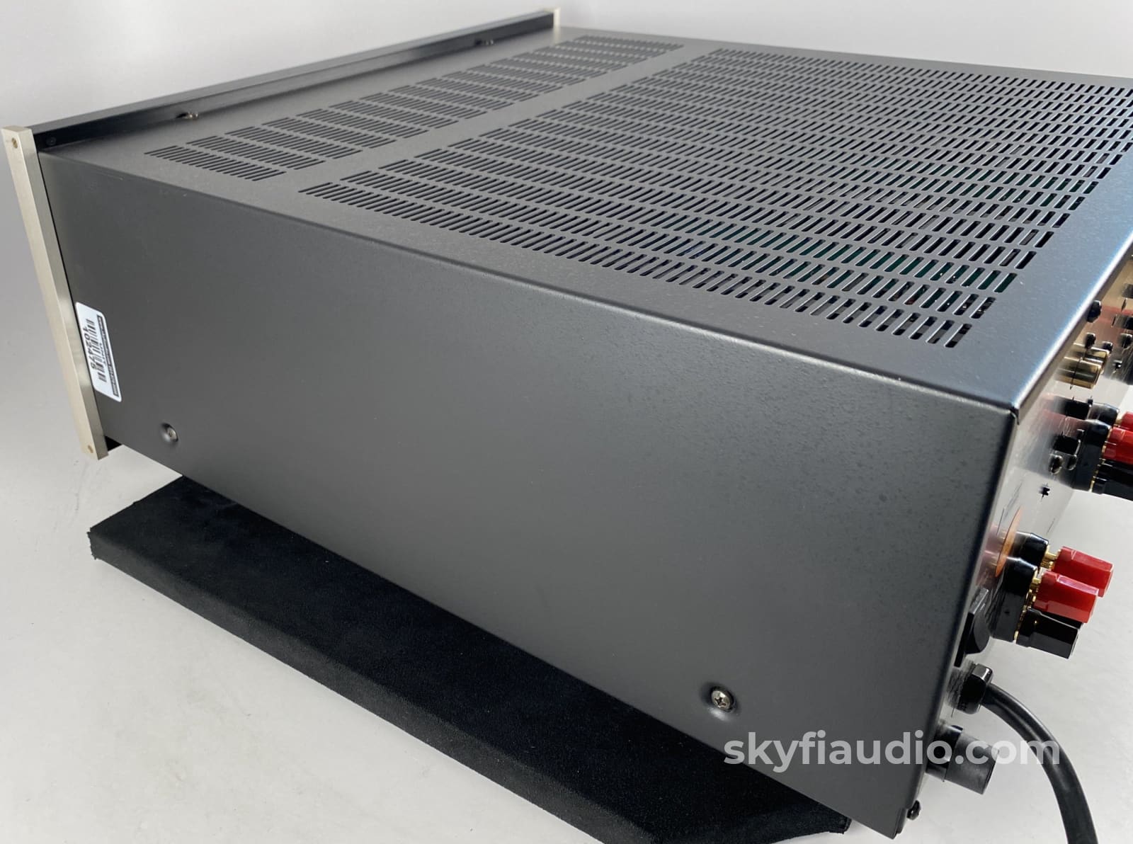 Mcintosh Mc7106 6 Channel Solid State W/Led Vu Meters Thx Amplifier