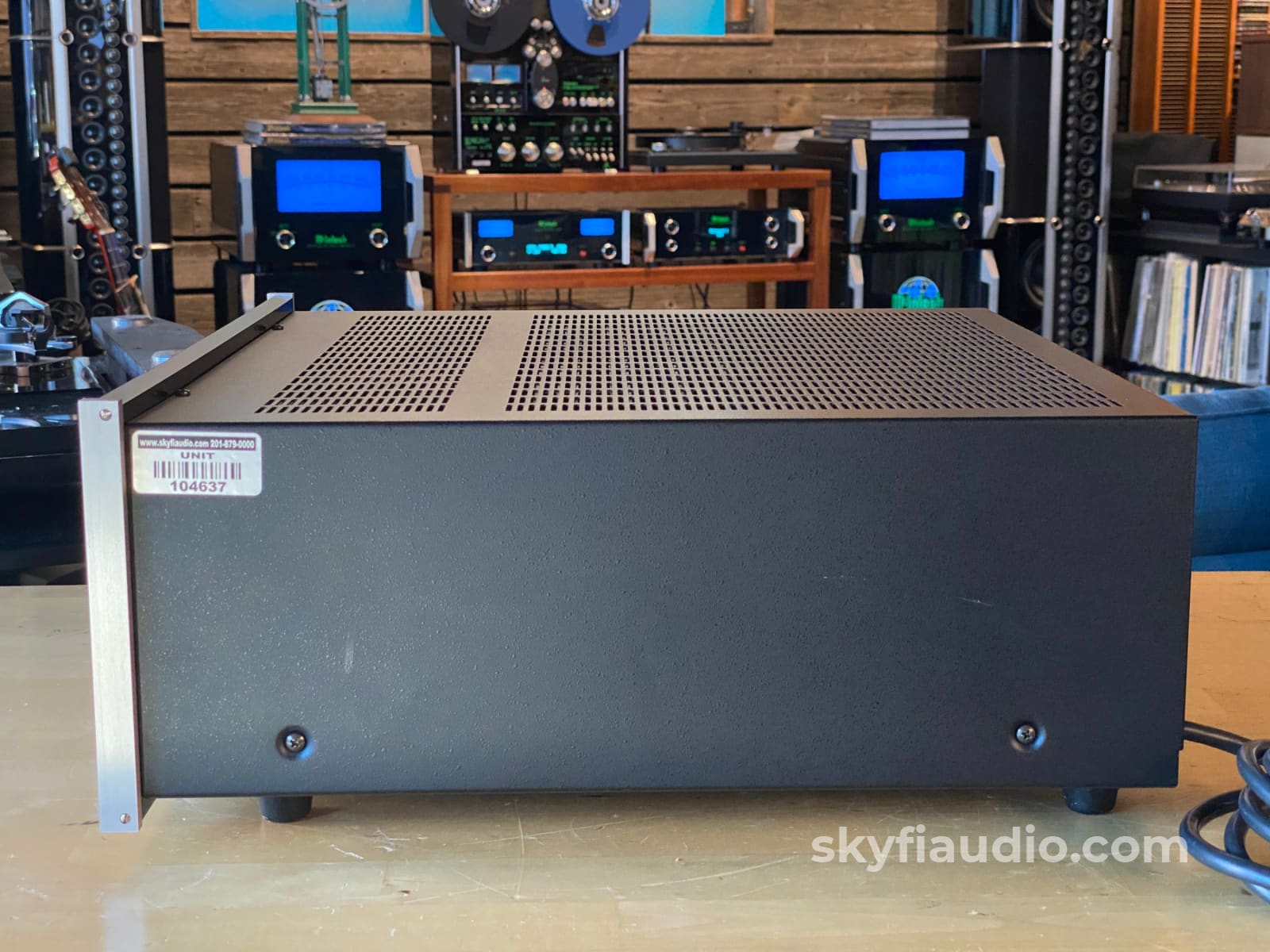 Mcintosh Mc7108 - 8 Channel Amplifier Configurable! Amplifier