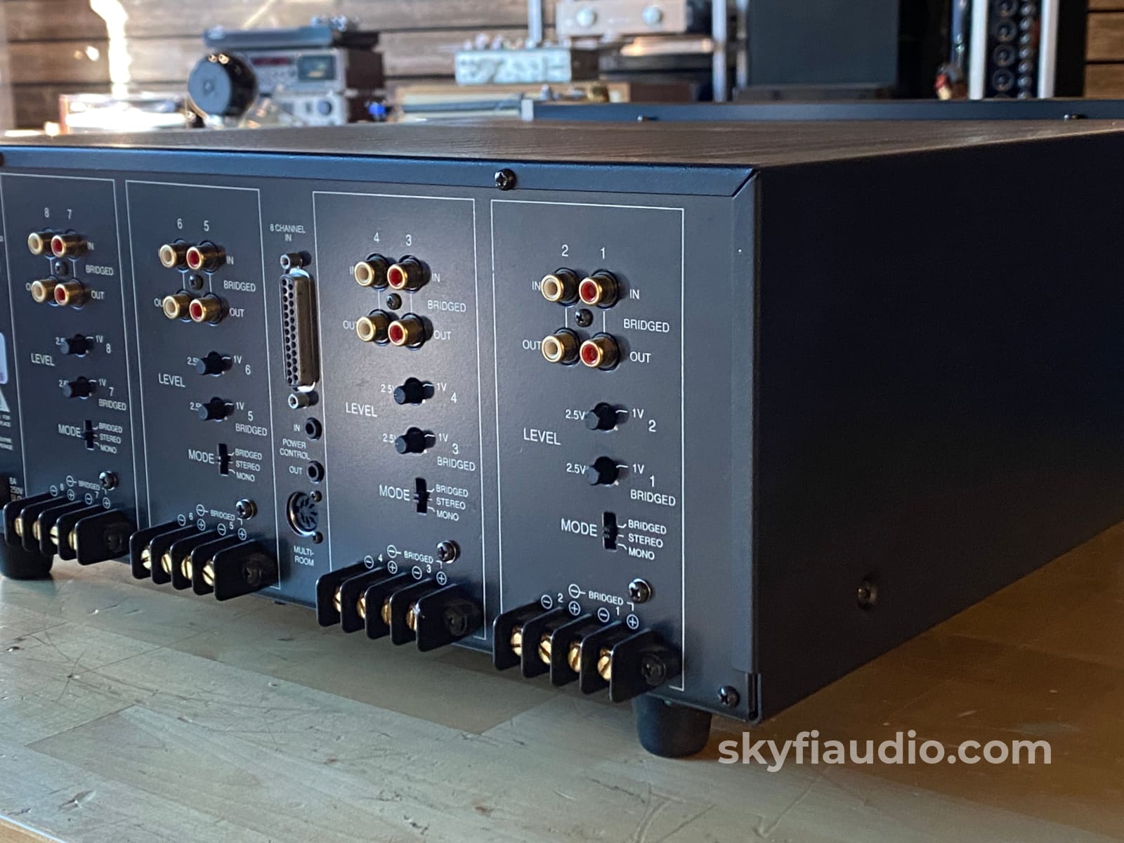 Mcintosh Mc7108 - 8 Channel Amplifier Configurable! Amplifier