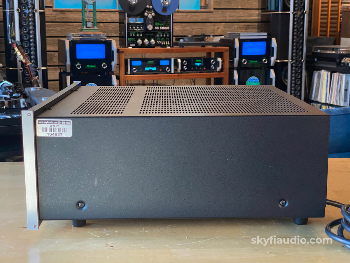 Mcintosh Mc7108 - 8 Channel Amplifier Configurable! Amplifier