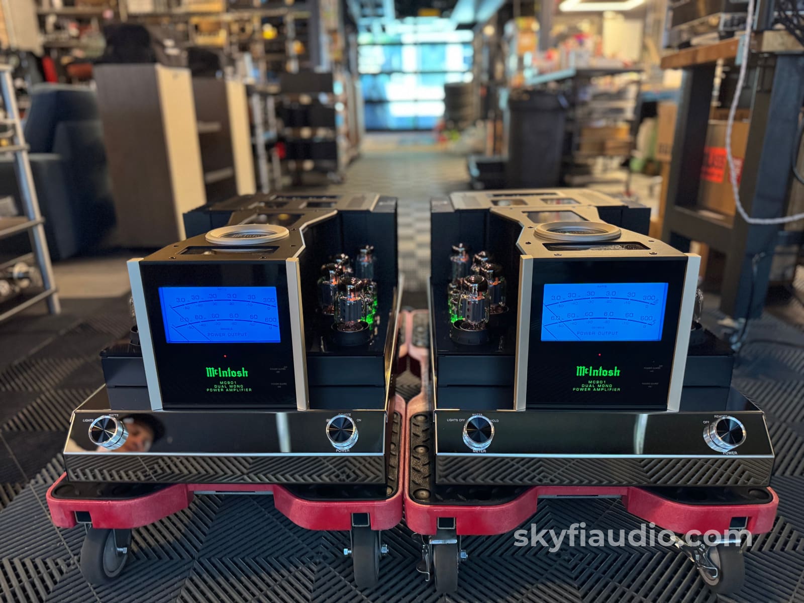 McIntosh MC901 Hybrid Drive MonoBlock Amplifier - Pre-Loved Amplifier