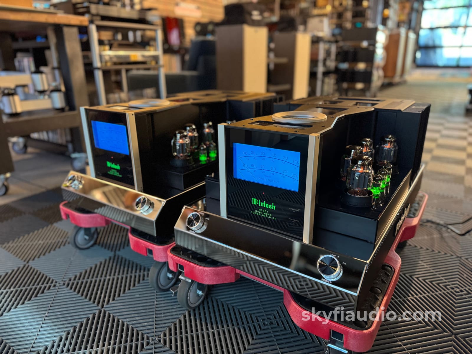 McIntosh MC901 Hybrid Drive MonoBlock Amplifier - Pre-Loved Amplifier