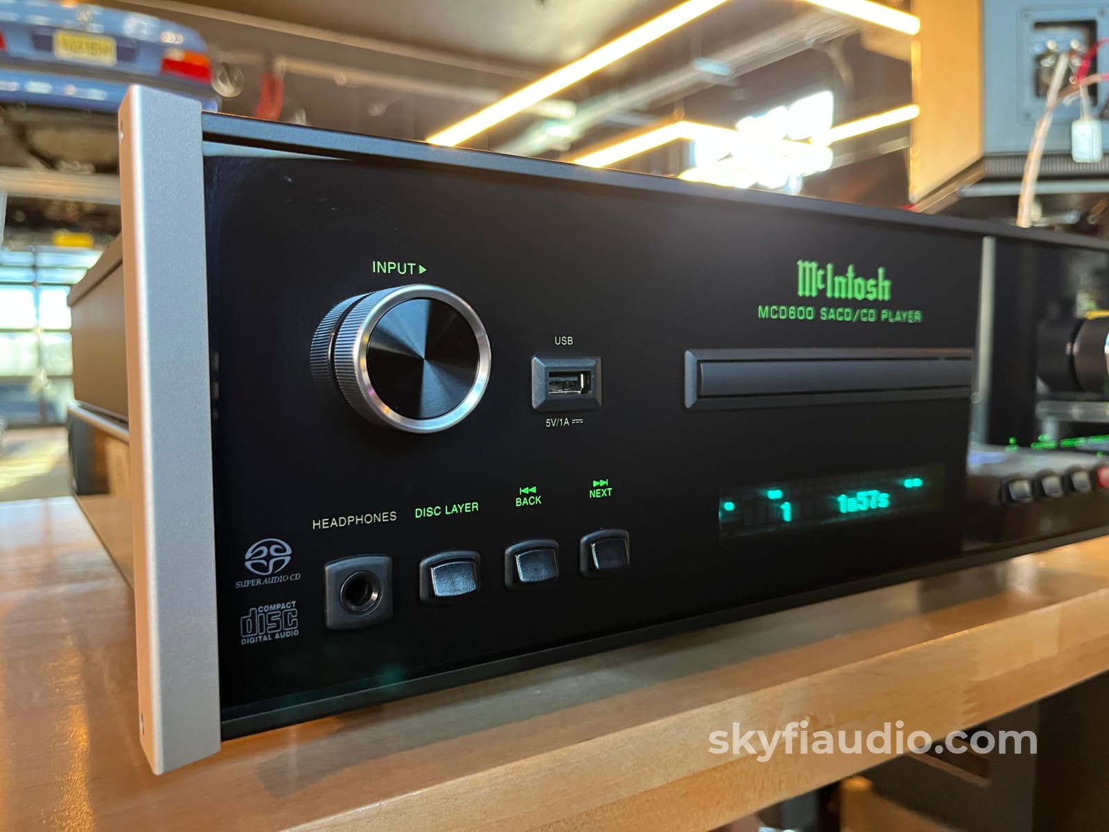 McIntosh MCD 600 SACD/CD Player W/ Quad Balanced DAC - Pre Loved CD + Digital