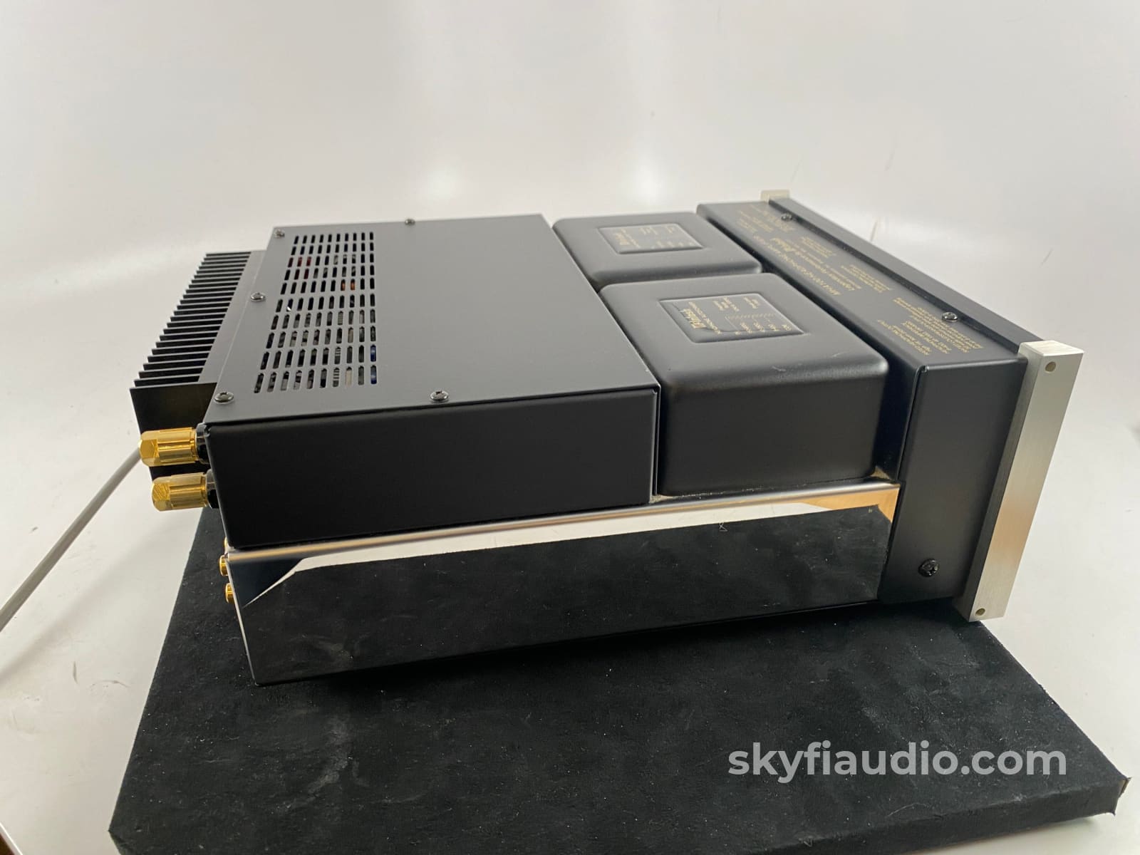 Mcintosh Mha100 Integrated Amplifier For Headphones Or Speakers