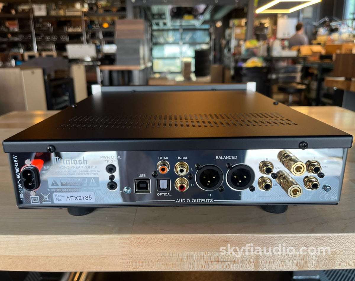 McIntosh MP-100 Phono Preamp - Pre-Loved Preamplifier