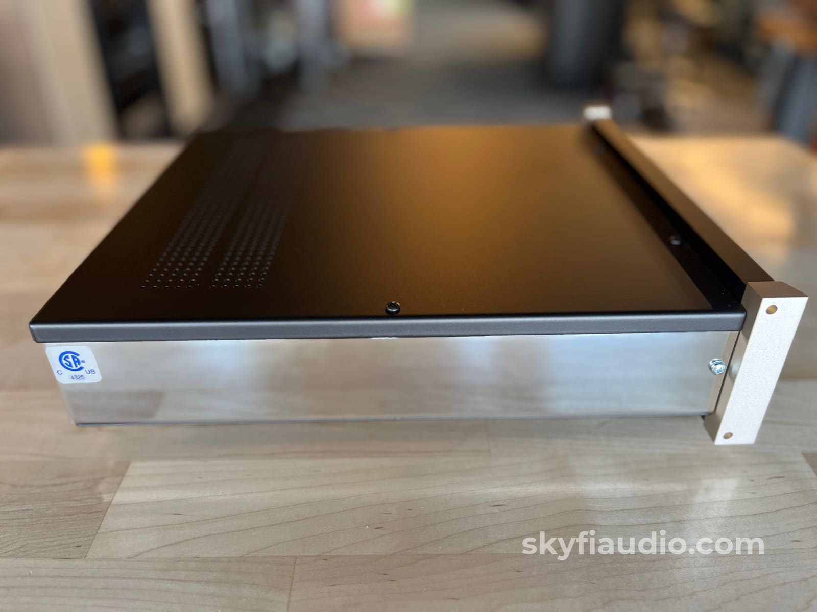 McIntosh MP-100 Phono Preamp - Pre-Loved Preamplifier