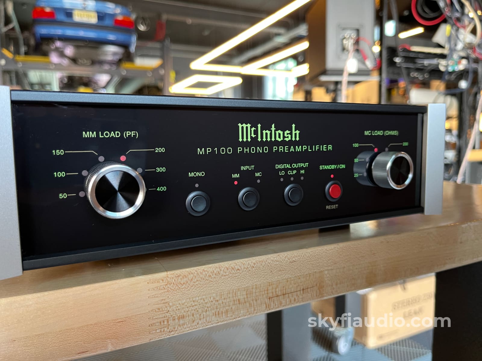 McIntosh MP-100 Phono Preamp - Pre-Loved Preamplifier
