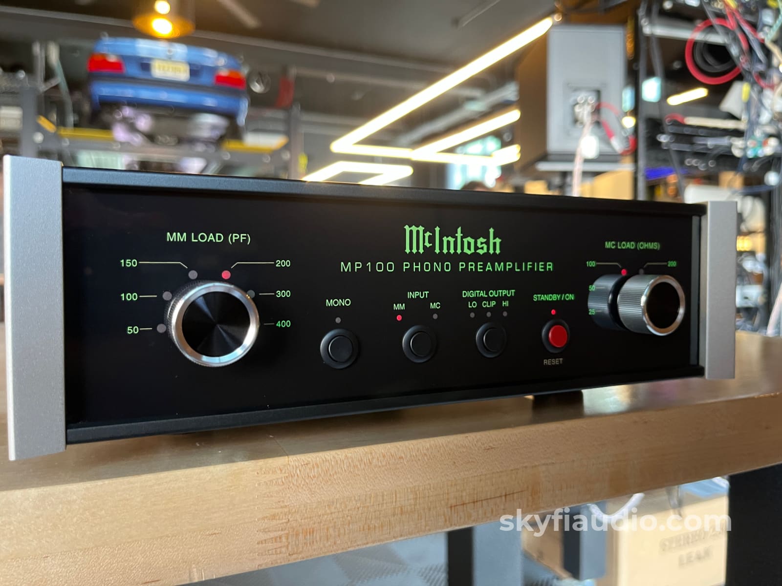 McIntosh MP-100 Phono Preamp - Pre-Loved Preamplifier