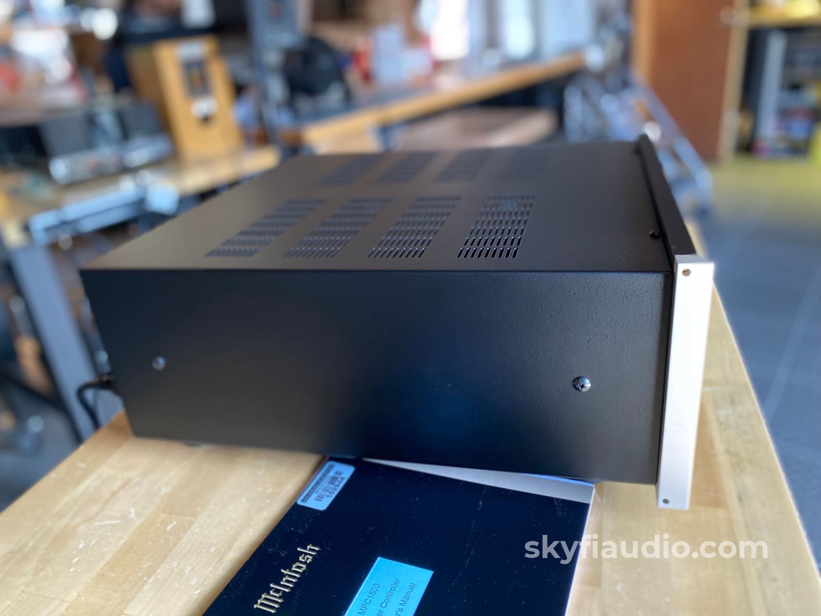 Mcintosh Mpc1500 Power Controller And Conditioner - In Store Only