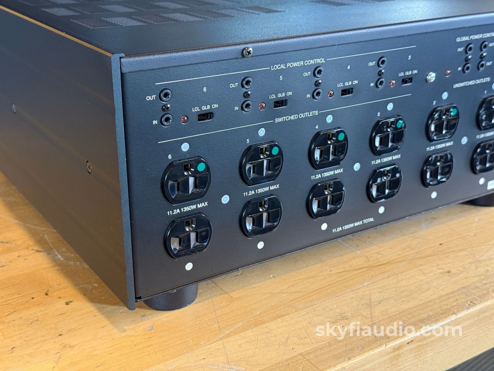 Mcintosh Mpc1500 Power Controller And Conditioner - Pre-Loved
