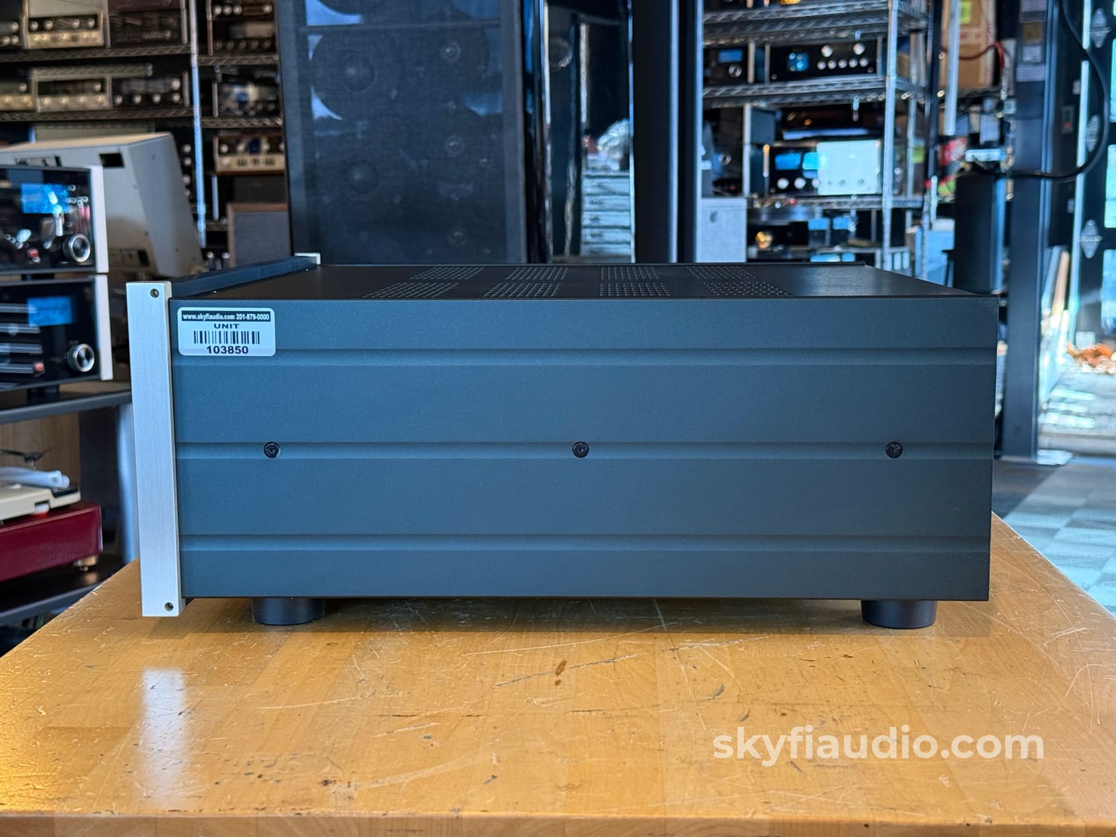 Mcintosh Mpc1500 Power Controller And Conditioner - Pre-Loved