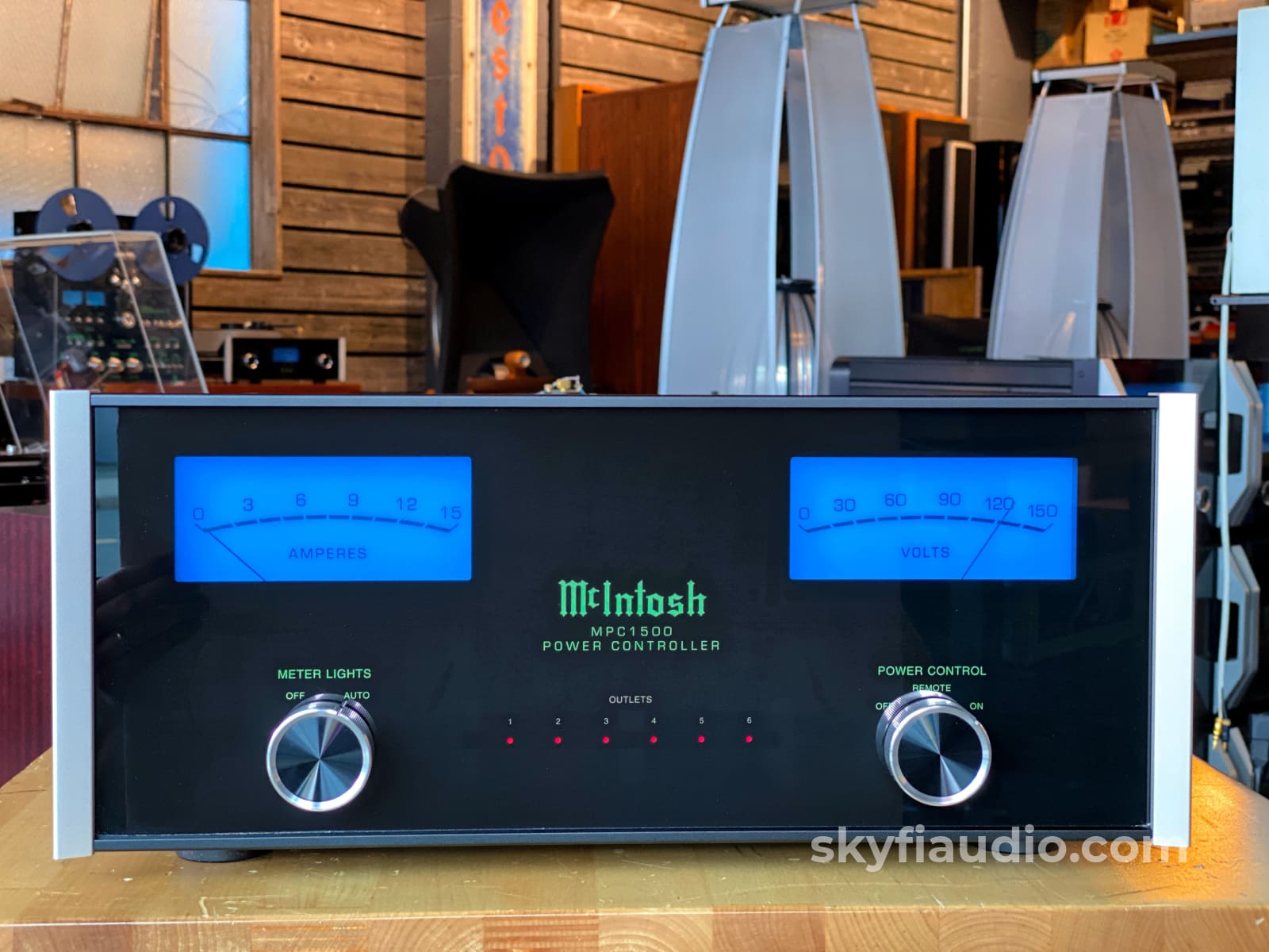 Mcintosh Mpc1500 Power Controller And Conditioner - Pre-Owned In Stock For Local Pickup