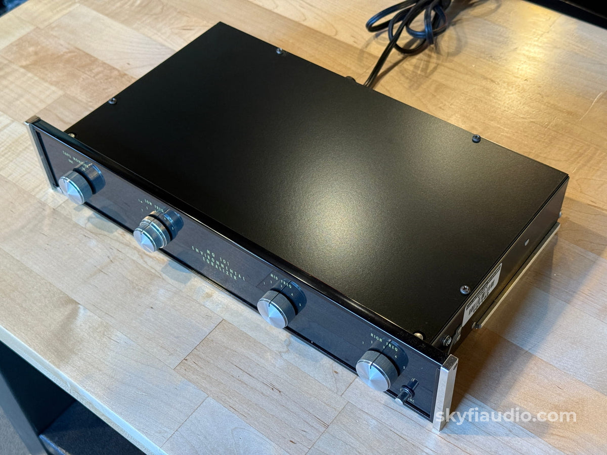 McIntosh MQ101 Vintage 3 Band Equalizer - W/ Wood Case + New Faceplate Accessory