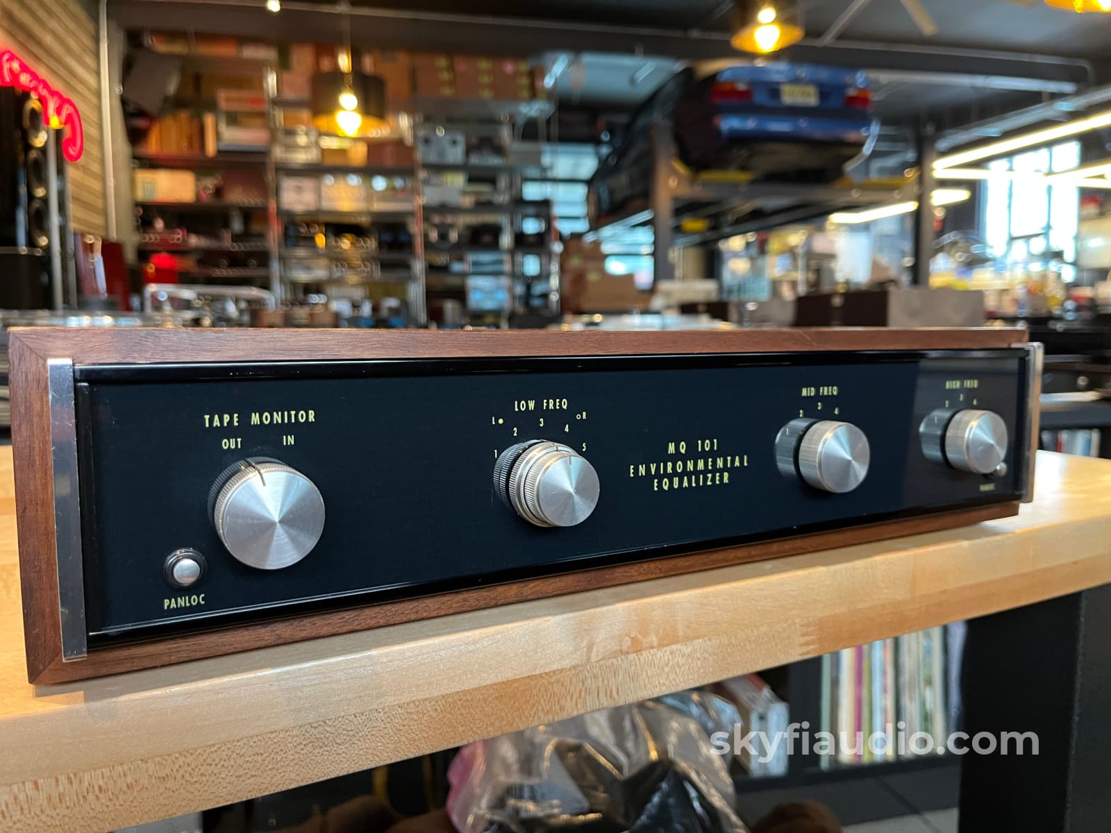 McIntosh MQ101 Vintage 3 Band Equalizer - W/ Wood Case + New Faceplate Accessory