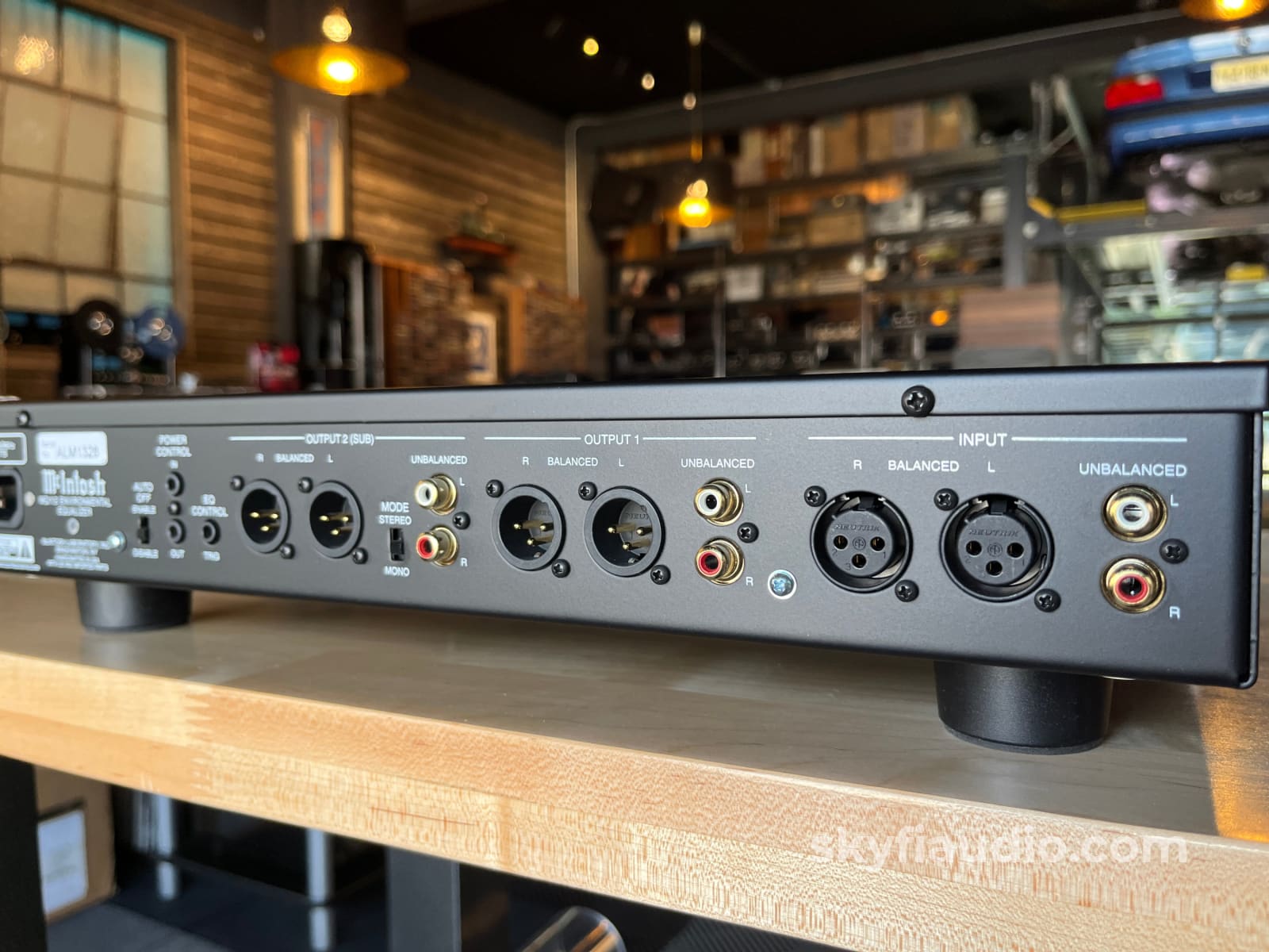 McIntosh MQ112 Environmental Equalizer - Pre-Loved Accessory